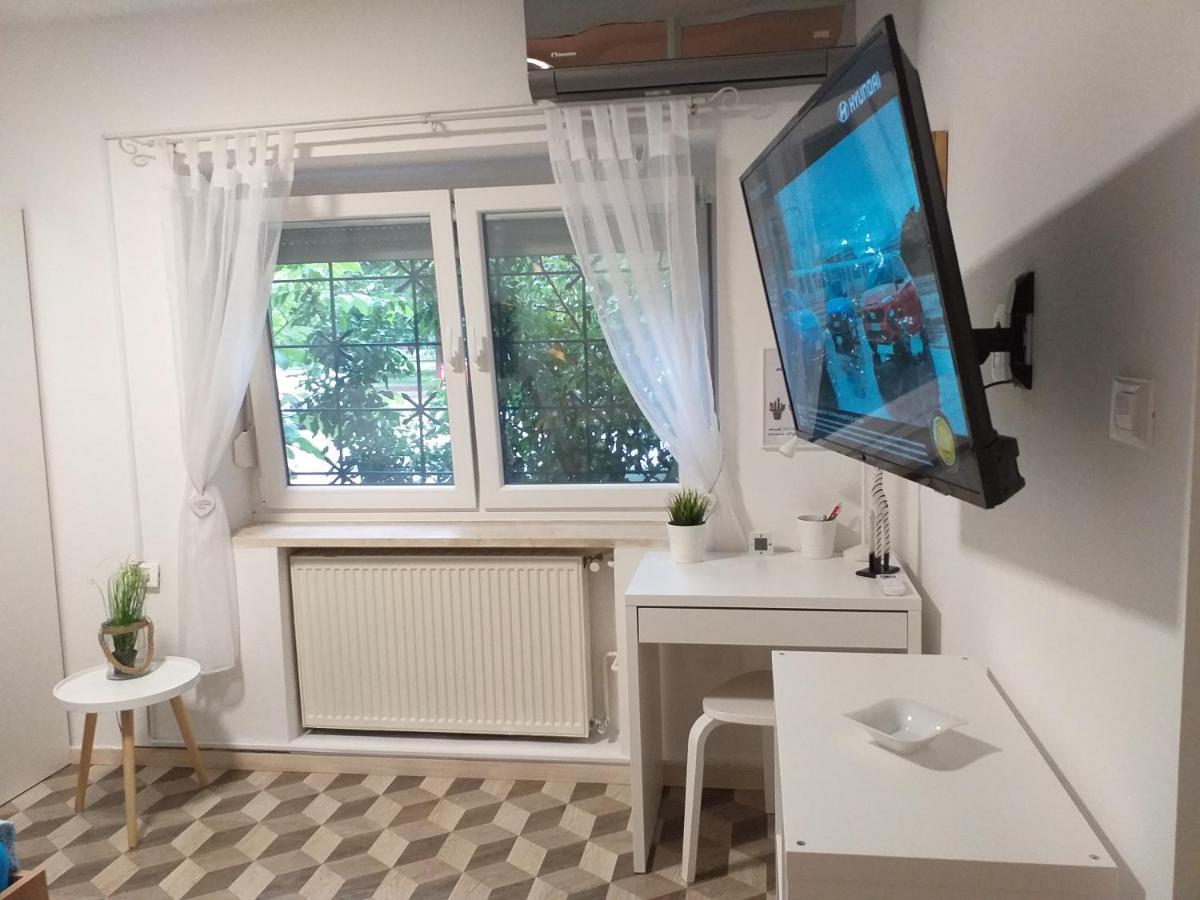 Apartma Nadja With Private Parking Ljubljana Exteriör bild