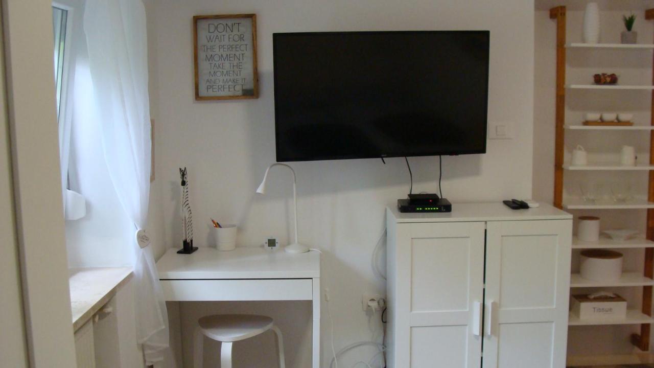 Apartma Nadja With Private Parking Ljubljana Exteriör bild