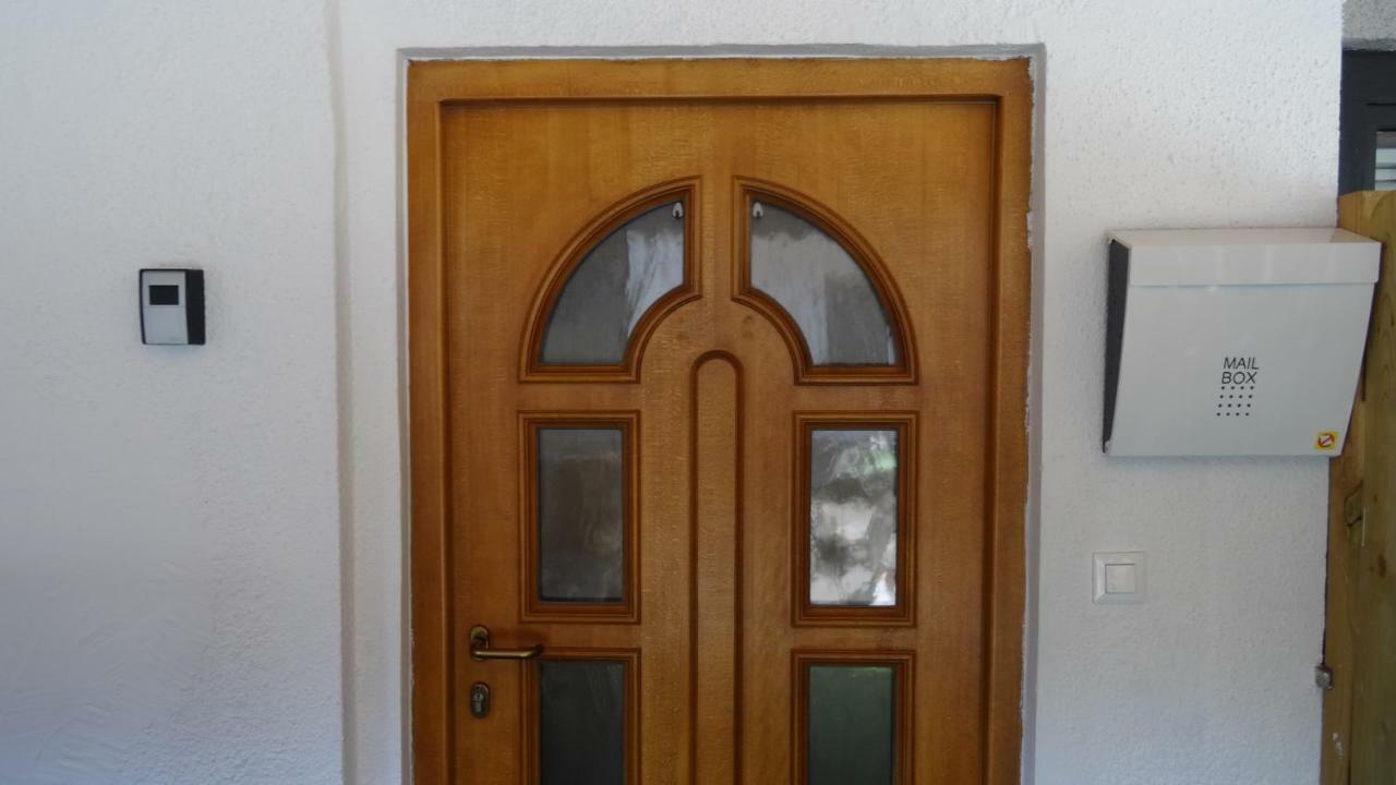 Apartma Nadja With Private Parking Ljubljana Exteriör bild